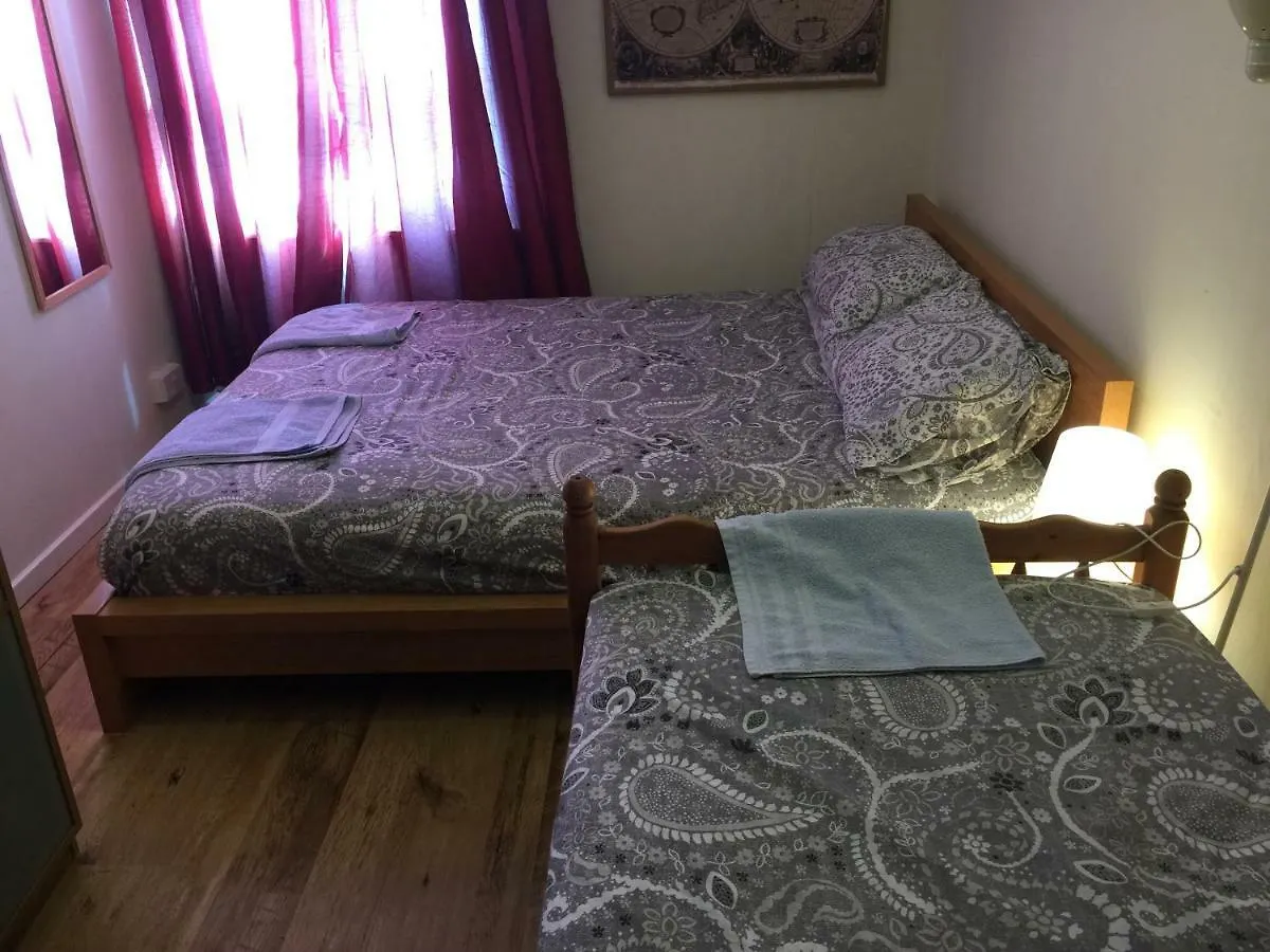 Two Bedroom Apartment In Royal Greenwich London